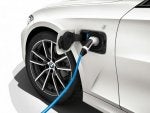 P90323743_highRes_the-all-new-bmw-330e_1551331594936.jpg
